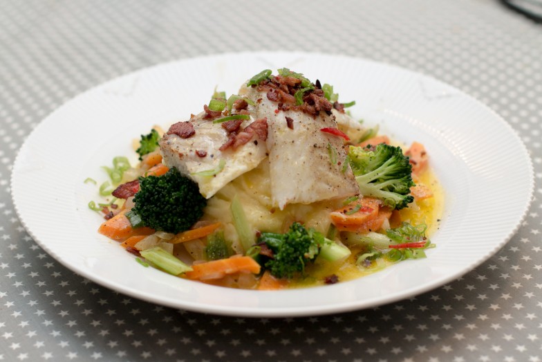 Smørbakt torsk med stekte grønnsaker og potetmos