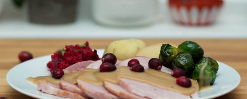 Kokt Juleskinke med kålrot- og rødbestappe
