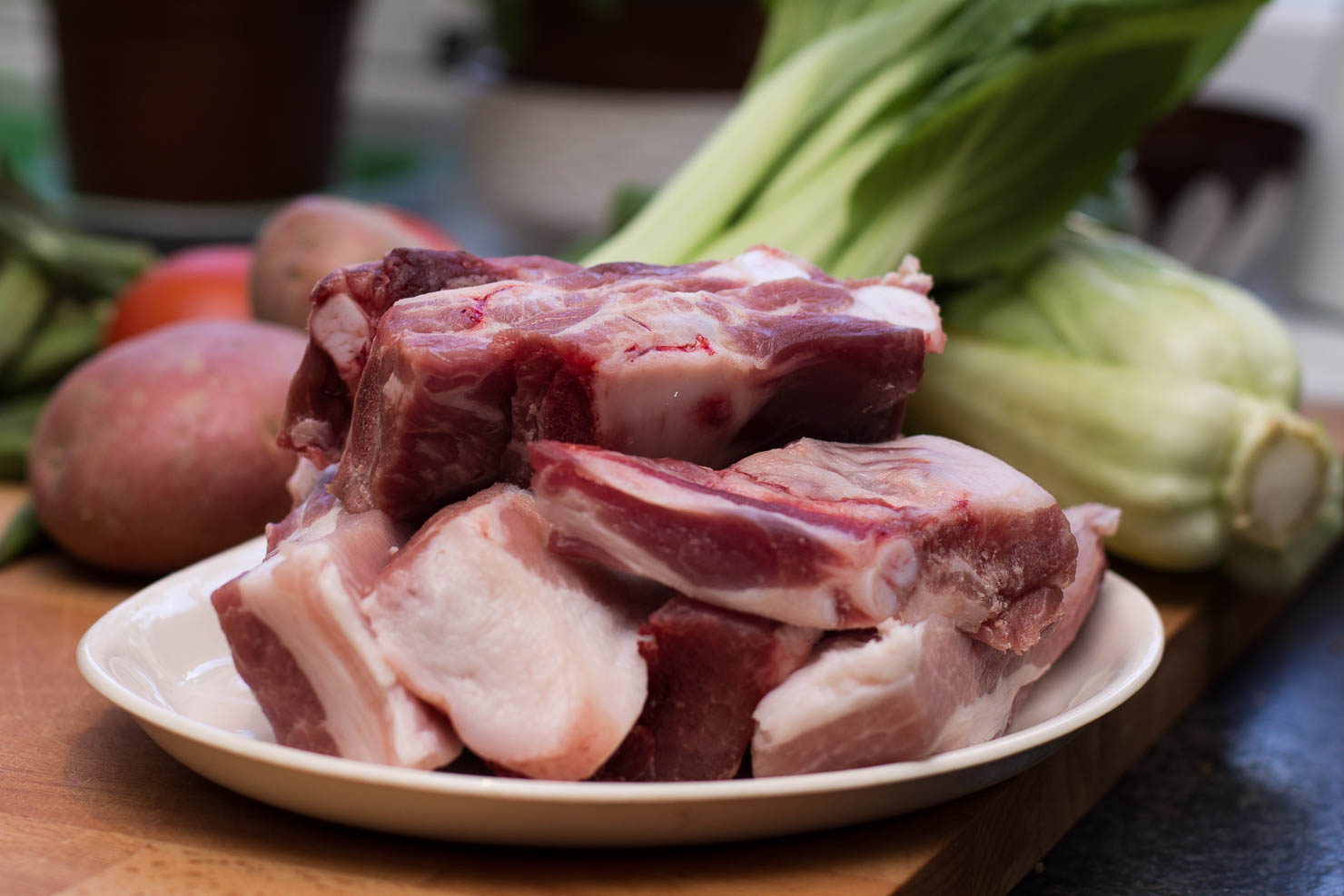 Svinekjøtt| Tamarindsuppe med okra og svin